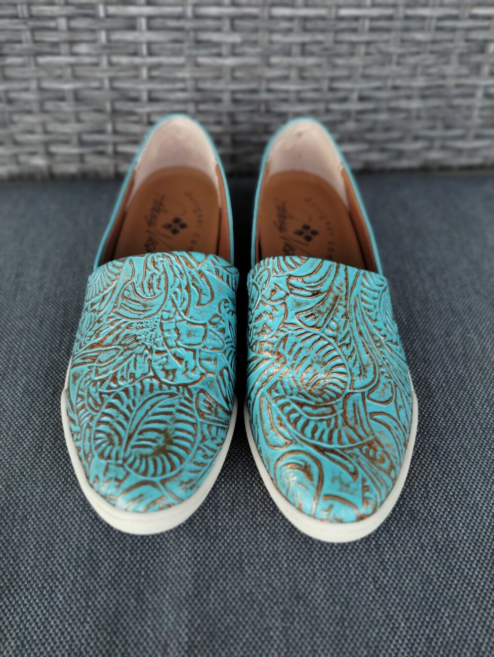 Patricia Nash Lola Tooled Leather Slip-On Sneakers Women’s 8 M Turquoise Floral